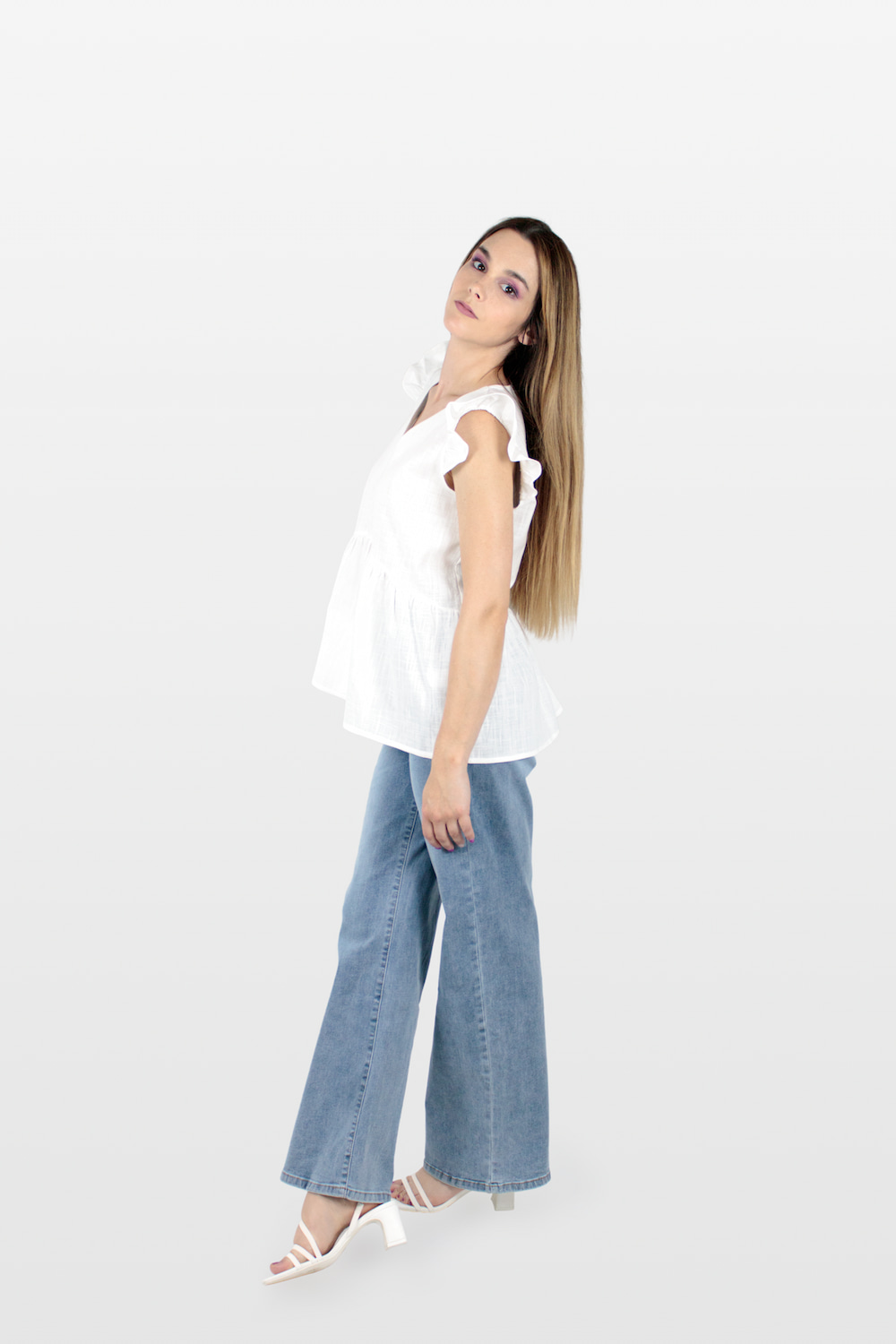 Blusa de linho com folhos nas mangas branco.